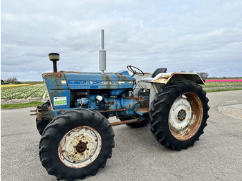 Traktor FORD