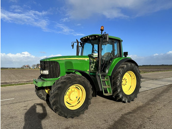 Traktor JOHN DEERE 6520