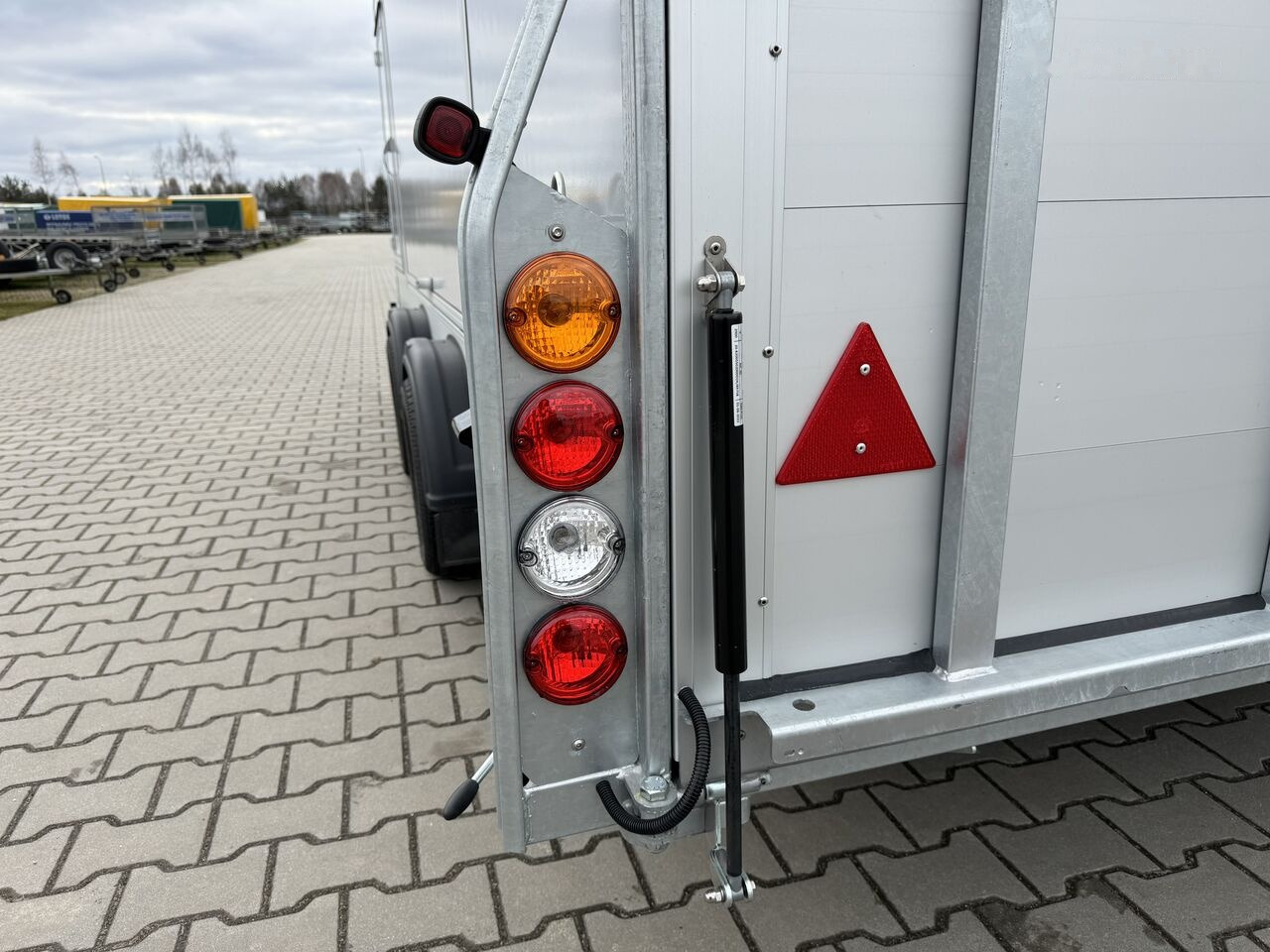 Ny Biltransportør påhængsvogn Debon C1000 van cargo 3500 kg closed car trailer 500x200cm 2x doors: billede 10