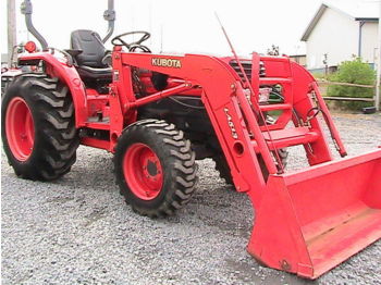 Kubota L3430 Tractor - Gummihjulslæsser