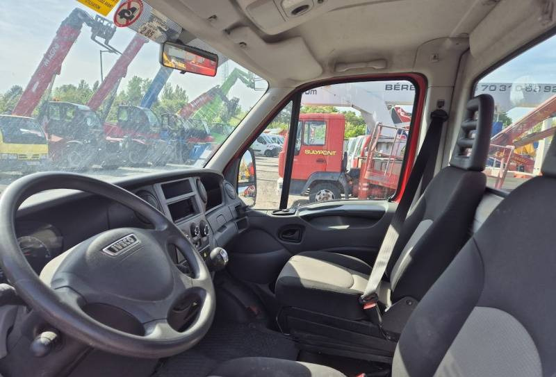 Lastbil med mandskabslift Iveco Daily Multitel 160 ALU DS - 16m: billede 9