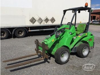  Avant 420 Compact Loader with telescopic boom and equipment - Skridstyret minilæsser