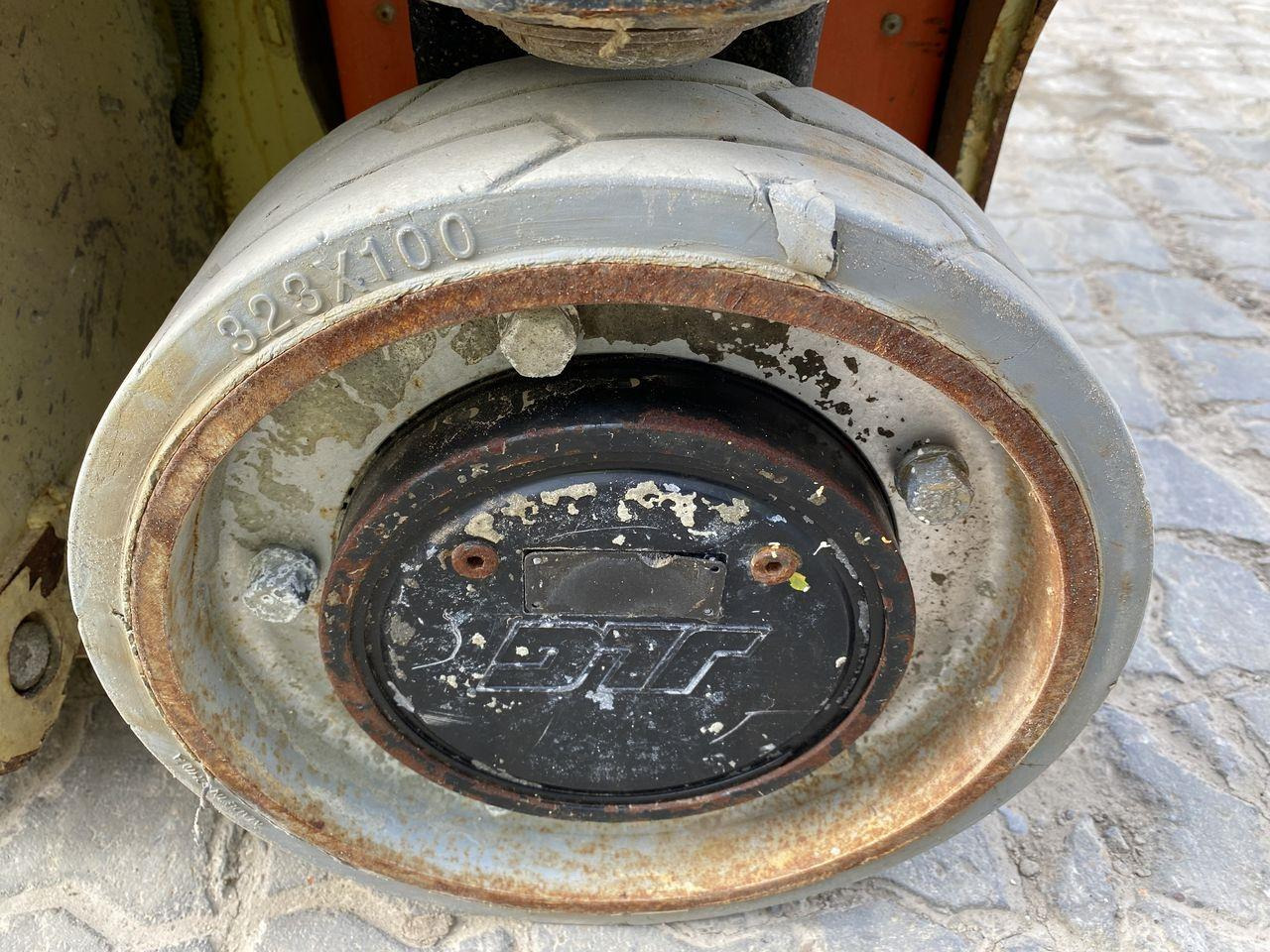 Søjlelift JLG 1230ES