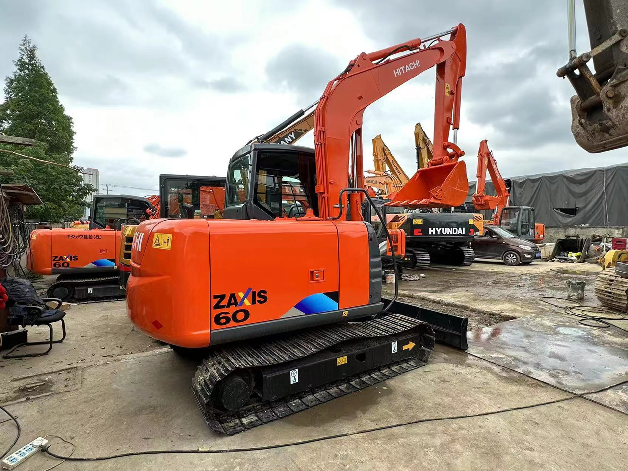 Bæltegravemaskine Used Hydraulic Crawler Excavator HITACHI ZX60 good condition on sale: billede 3