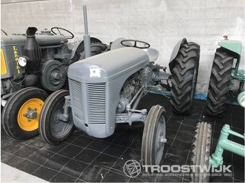 Traktor Ferguson 28: billede 1