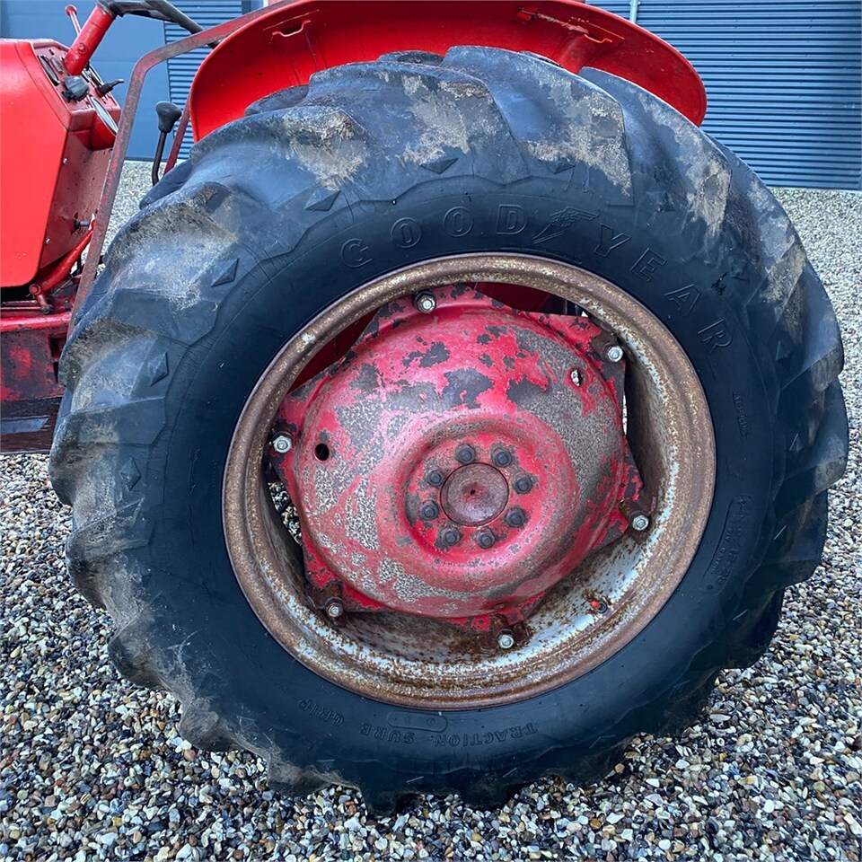Traktor IH B 275: billede 14