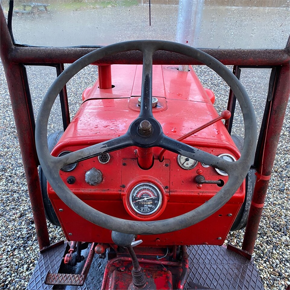 Traktor IH B 275: billede 10
