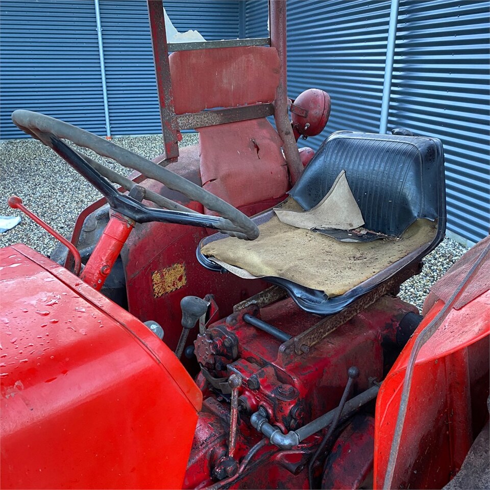 Traktor IH B 275: billede 9