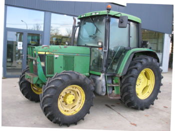 Traktor John Deere 6110: billede 1