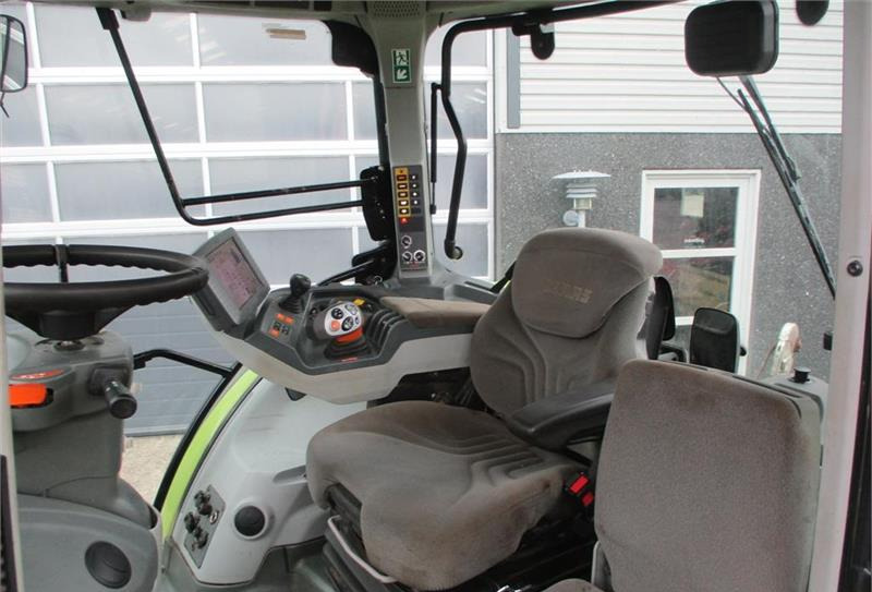 Traktor CLAAS ARION 650 C-Matic med frontlæsser, frontlift og fr