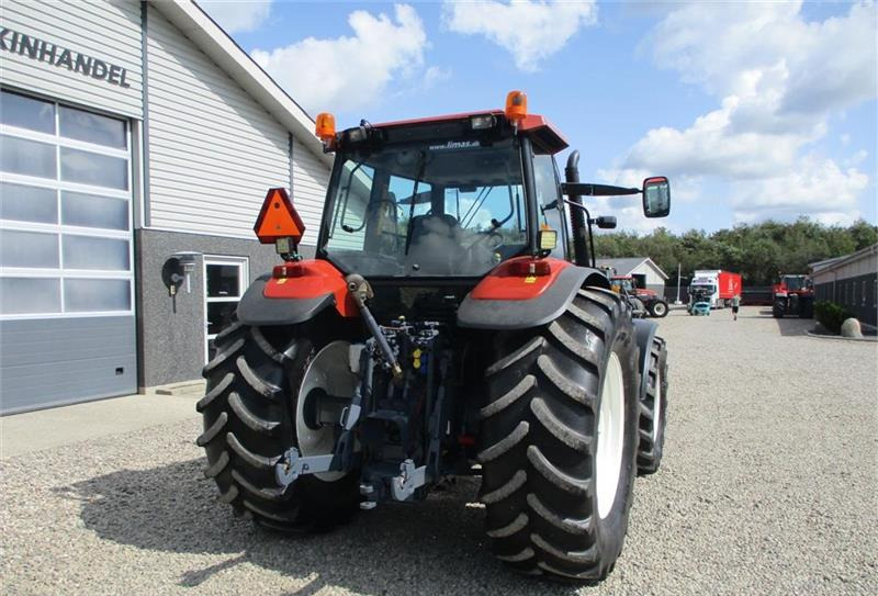 Traktor New Holland M160 Velkørende og stærk traktor