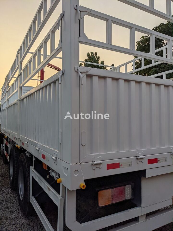 Lastbil med lad HOWO 8x4 drive 375 stake cargo truck flatbed: billede 4