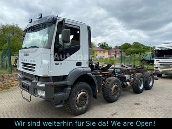 Lastbil chassis Iveco Trakker 380 4-Achser  Fahrgestell Tankwagen: billede 1
