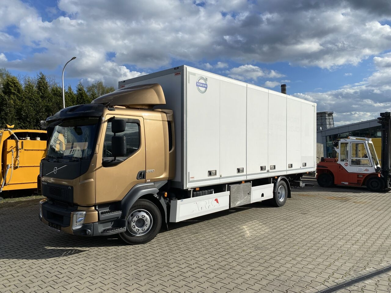 Isotermisk lastbil Volvo FL 280 / EURO6 / SIDE OPEN / WORKS GREAT / WEBASTO: billede 15