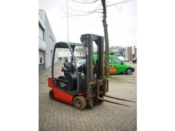 Clark TECNA 16 Elektro 2005 / 2x Batterie / Sideshift - Gaffeltruck