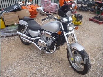 Honda VF750C MAGNA - Motorcykel