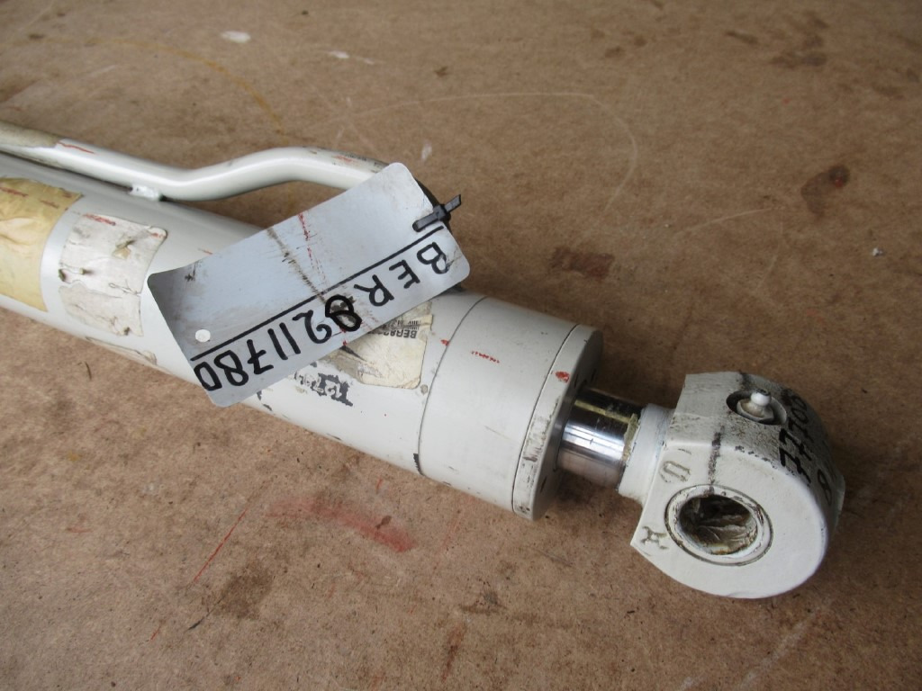 Ny Hydraulisk cylinder for Entreprenørmaskin Cnh BER8211780 -: billede 2
