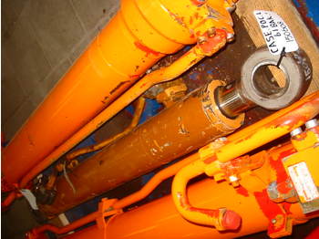 Case Poclain 61 - Hydraulisk cylinder