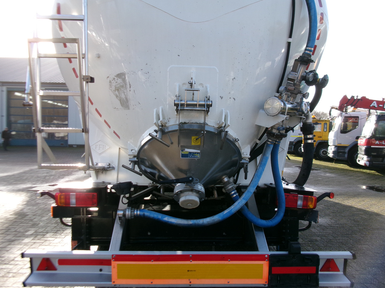 Tanksættevogn til transportering mel Feldbinder Powder tank alu 63 m3 (tipping): billede 6