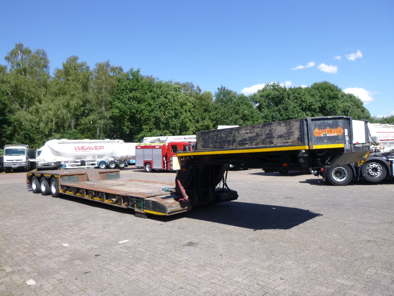 Nedbygget platform sættevogn Nooteboom 3-axle lowbed trailer 33 t / extendable 8.5 m: billede 2