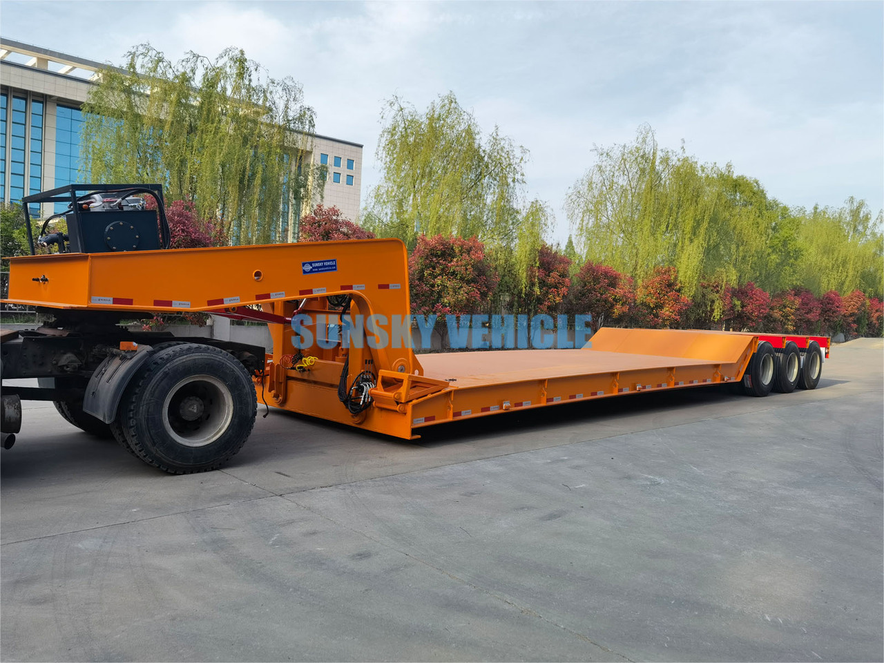 Ny Nedbygget platform sættevogn til transportering tungemaskiner SUNSKY 3 Axle 70 Tons detachable gooseneck lowbed trailer: billede 6