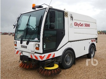 Bucher CC5000 4X4X4 - Fejebil