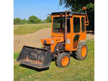 Kubota B7100D - Kommunal traktor