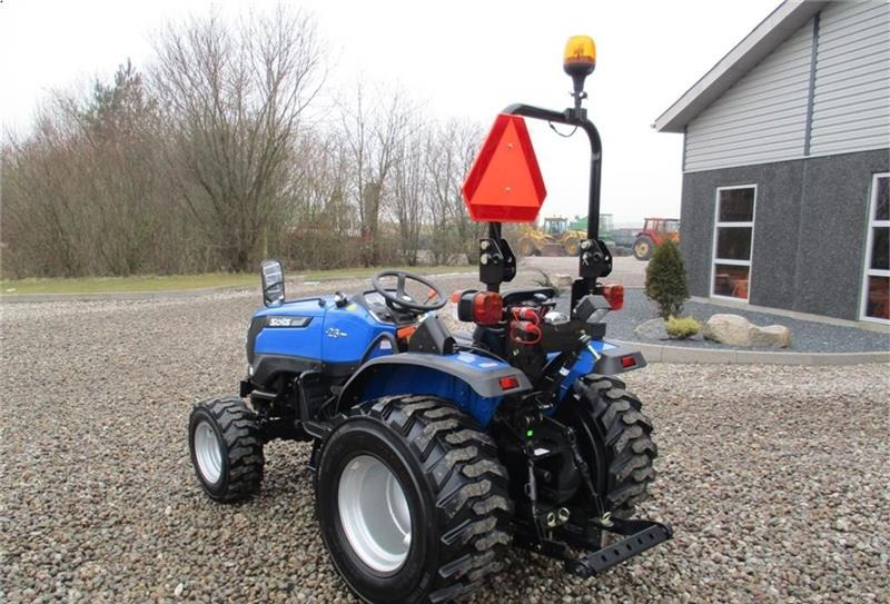 Kommunal traktor Solis 26 6+2 Gearmaskine med servostyring og industrihju