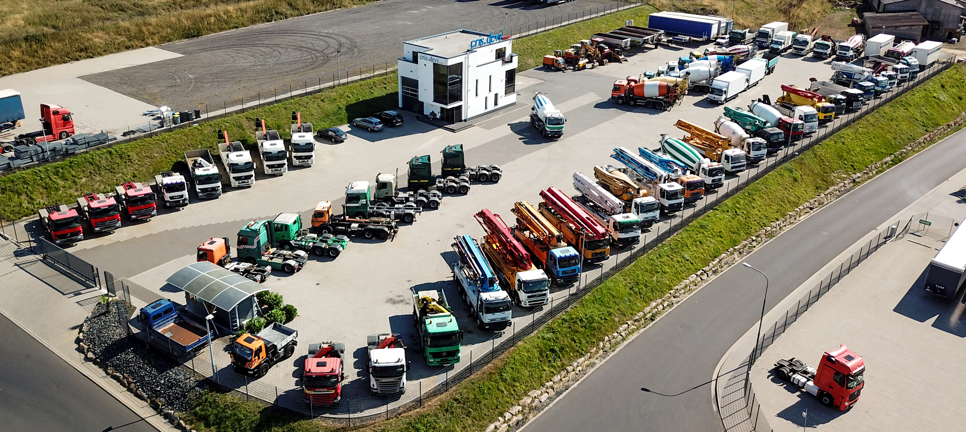 Cris Devi Trucks GmbH & Co. KG - Anhængere HUMBAUR undefined: billede 1