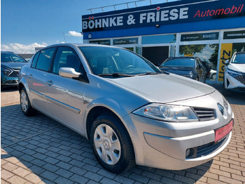 Sedan RENAULT