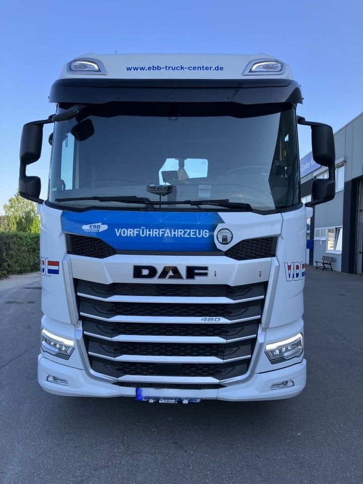 DAF FAN XF 480 mit VDL Abrollkipper DAF FAN XF 480 mit VDL Abrollkipper - Lastbil kroghejs: billede 2 DAF FAN XF 480 mit VDL Abrollkipper DAF FAN XF 480 mit VDL Abrollkipper - Lastbil kroghejs: billede 2