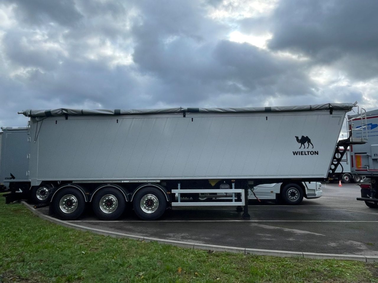 Wielton Bulk Master 51 cbm 3-Achs Alukipper Wielton Bulk Master 51 cbm 3-Achs Alukipper - Tipvogn sættevogn: billede 3 Wielton Bulk Master 51 cbm 3-Achs Alukipper Wielton Bulk Master 51 cbm 3-Achs Alukipper - Tipvogn sættevogn: billede 3