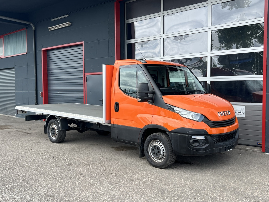 Iveco Daily 35S14 MAXI 4,35m Plattform Klima Kamera - Ladbil: billede 1 Iveco Daily 35S14 MAXI 4,35m Plattform Klima Kamera - Ladbil: billede 1