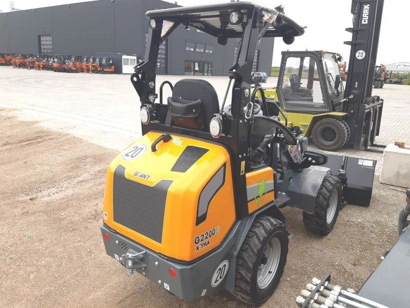 Giant G 2200 E X-Tra Elektro / electric - Skridstyret minilæsser: billede 4 Giant G 2200 E X-Tra Elektro / electric - Skridstyret minilæsser: billede 4