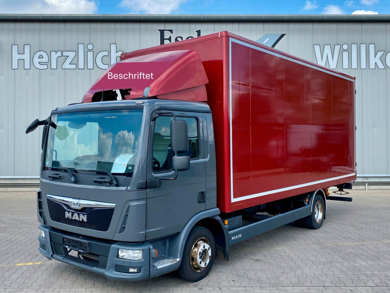 MAN TGL 7.150 | Teppichverkleidung im Koffer*Autom. MAN TGL 7.150 | Teppichverkleidung im Koffer*Autom. - Lastbil varevogn: billede 1 MAN TGL 7.150 | Teppichverkleidung im Koffer*Autom. MAN TGL 7.150 | Teppichverkleidung im Koffer*Autom. - Lastbil varevogn: billede 1