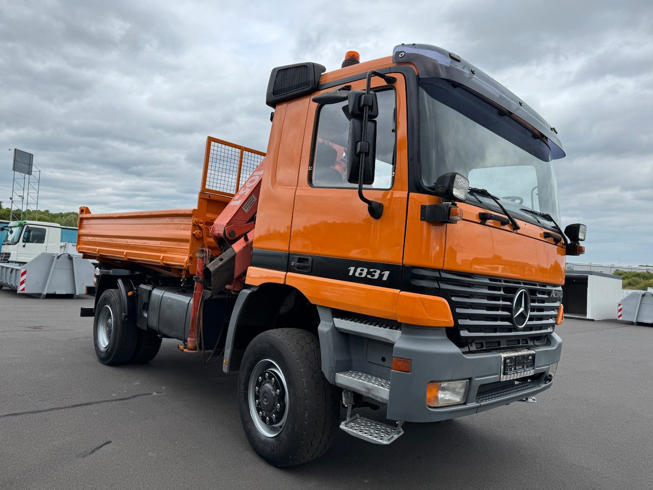 Mercedes-Benz Actros 1831 4x4 Kipper - Kran- Kupplung- Blattfe - Tipvogn lastbil, Lastbil med kran: billede 5 Mercedes-Benz Actros 1831 4x4 Kipper - Kran- Kupplung- Blattfe - Tipvogn lastbil, Lastbil med kran: billede 5