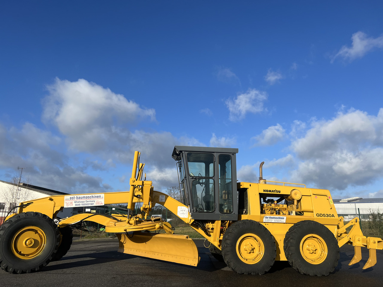 KOMATSU GD530A mit 5-Zahn-Heckaufreisser - Grader: billede 2 KOMATSU GD530A mit 5-Zahn-Heckaufreisser - Grader: billede 2
