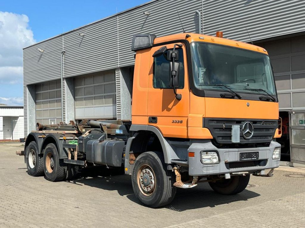 Mercedes-Benz Actros 3336 AK 6x6 Abrollkipper org. nur 84TKM - Lastbil kroghejs: billede 2 Mercedes-Benz Actros 3336 AK 6x6 Abrollkipper org. nur 84TKM - Lastbil kroghejs: billede 2