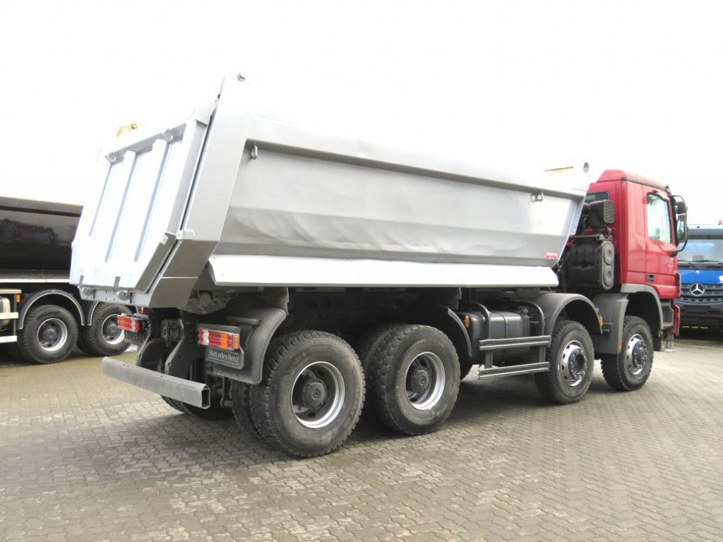 Mercedes-Benz Actros 4141 8x6 4 Achs Muldenkipper Kupplung, 1. - Tipvogn lastbil: billede 4 Mercedes-Benz Actros 4141 8x6 4 Achs Muldenkipper Kupplung, 1. - Tipvogn lastbil: billede 4