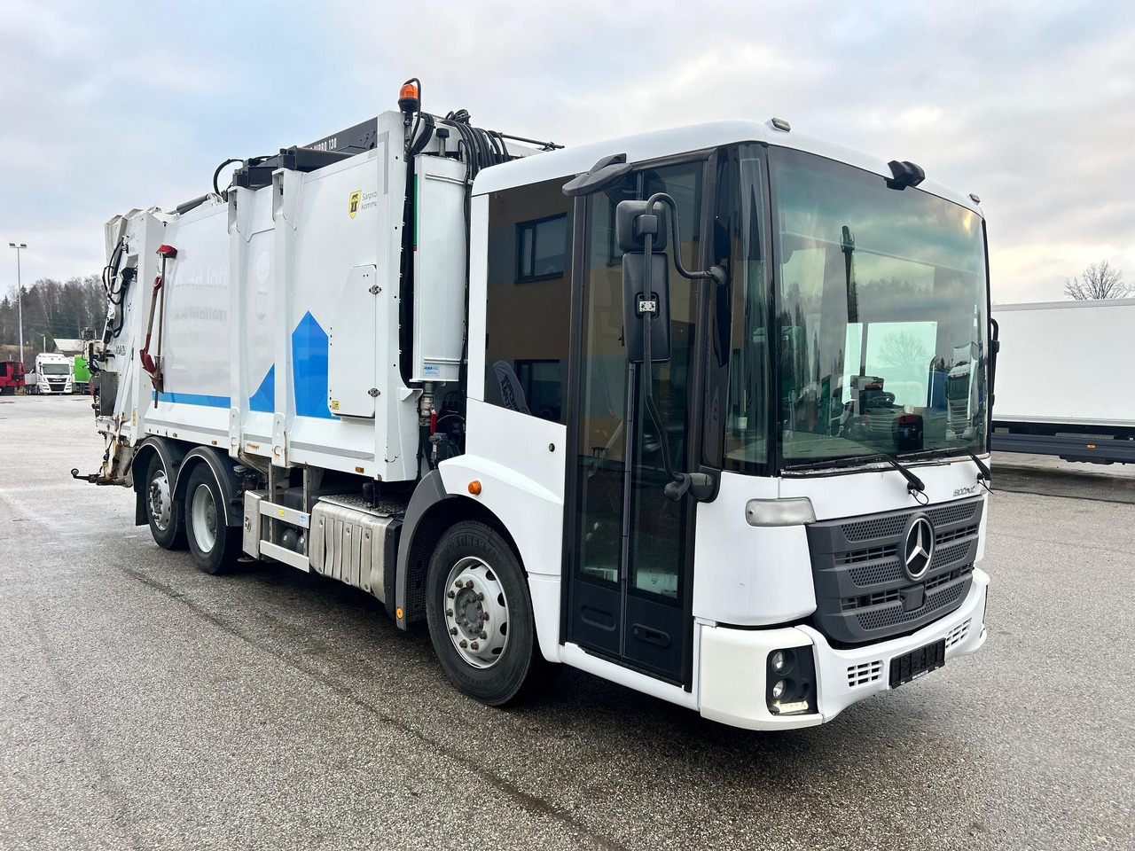MERCEDES-BENZ ECONIC 2630 - Affaldsmaskine: billede 1 MERCEDES-BENZ ECONIC 2630 - Affaldsmaskine: billede 1