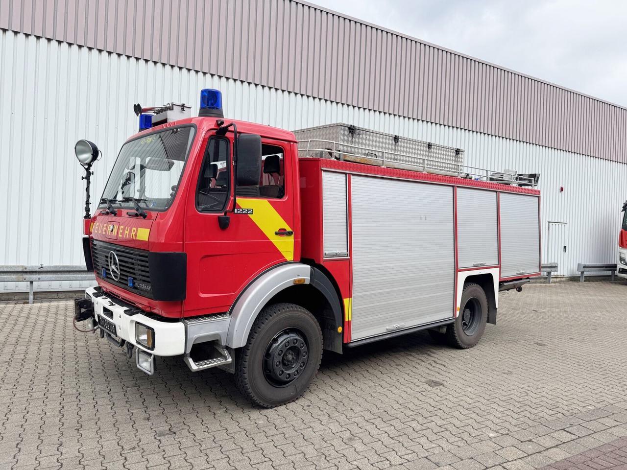 Mercedes-Benz 1222 AF 4x4 Rüstwagen RW 2 1222 AF 4x4, Rüstwagen RW 2, Seilwinde - Ambulance: billede 1 Mercedes-Benz 1222 AF 4x4 Rüstwagen RW 2 1222 AF 4x4, Rüstwagen RW 2, Seilwinde - Ambulance: billede 1