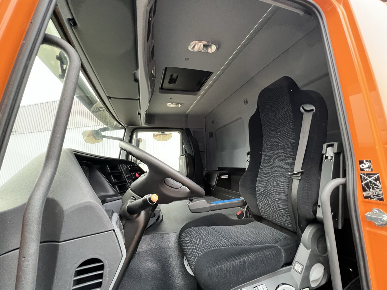 Interior photo 1: Leje en Mercedes-Benz Actros 2141 K 4x2 Actros 2141 K 4x2 Mercedes-Benz Actros 2141 K 4x2 Actros 2141 K 4x2