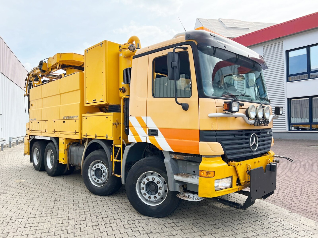 Leje en Mercedes-Benz Actros 3243 K 8x4/4 Actros 3243 K 8x4/4, Müller Saug- und Spülwagen ca. 17m³, Rechtslenker Mercedes-Benz Actros 3243 K 8x4/4 Actros 3243 K 8x4/4, Müller Saug- und Spülwagen ca. 17m³, Rechtslenker: billede 10