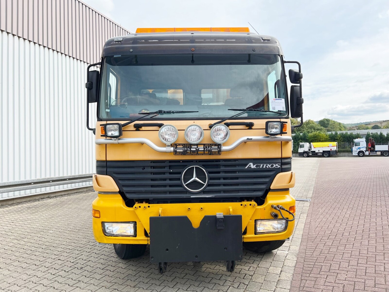 Leje en Mercedes-Benz Actros 3243 K 8x4/4 Actros 3243 K 8x4/4, Müller Saug- und Spülwagen ca. 17m³, Rechtslenker Mercedes-Benz Actros 3243 K 8x4/4 Actros 3243 K 8x4/4, Müller Saug- und Spülwagen ca. 17m³, Rechtslenker: billede 9