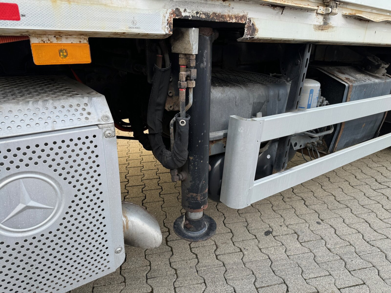 Mercedes-Benz Axor 2536/43 L 6x2 Axor 2536/43 L 6x2 mit Heckkran Palfinger PK 24502 F - Lastbil med kran: billede 5 Mercedes-Benz Axor 2536/43 L 6x2 Axor 2536/43 L 6x2 mit Heckkran Palfinger PK 24502 F - Lastbil med kran: billede 5