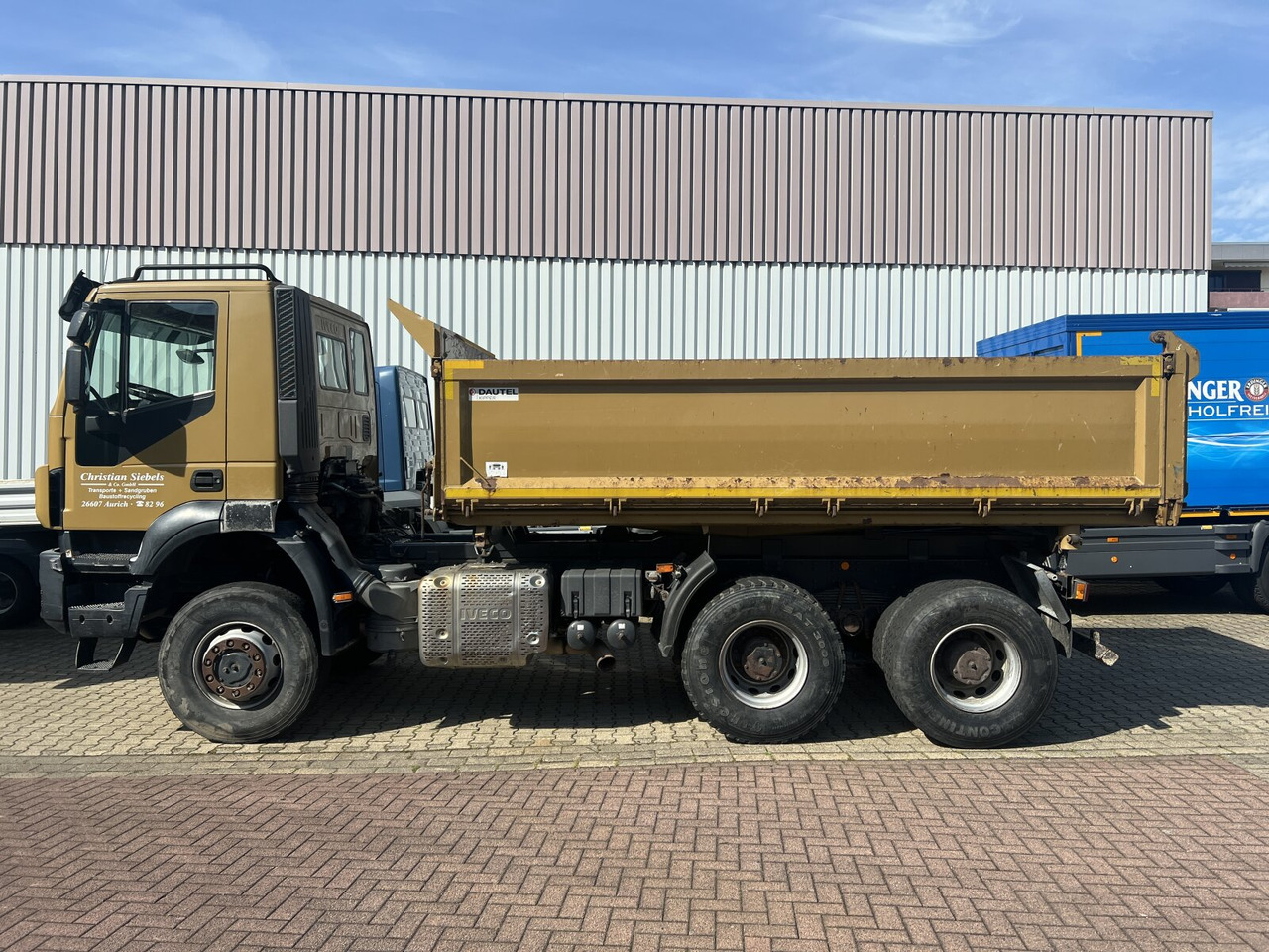 Trakker AD260T45W 6x6 Trakker AD260T45W 6x6 - Tipvogn lastbil: billede 2 Trakker AD260T45W 6x6 Trakker AD260T45W 6x6 - Tipvogn lastbil: billede 2