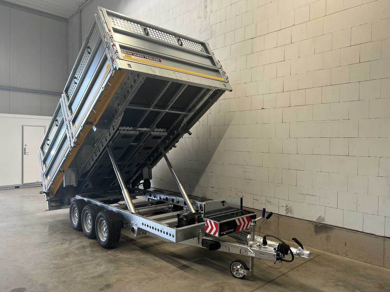 BRIAN_JAMES Cargo Tipper 526-3620-35-3-12 Rückwärtskipper - Tipvogn påhængsvogn: billede 2 BRIAN_JAMES Cargo Tipper 526-3620-35-3-12 Rückwärtskipper - Tipvogn påhængsvogn: billede 2