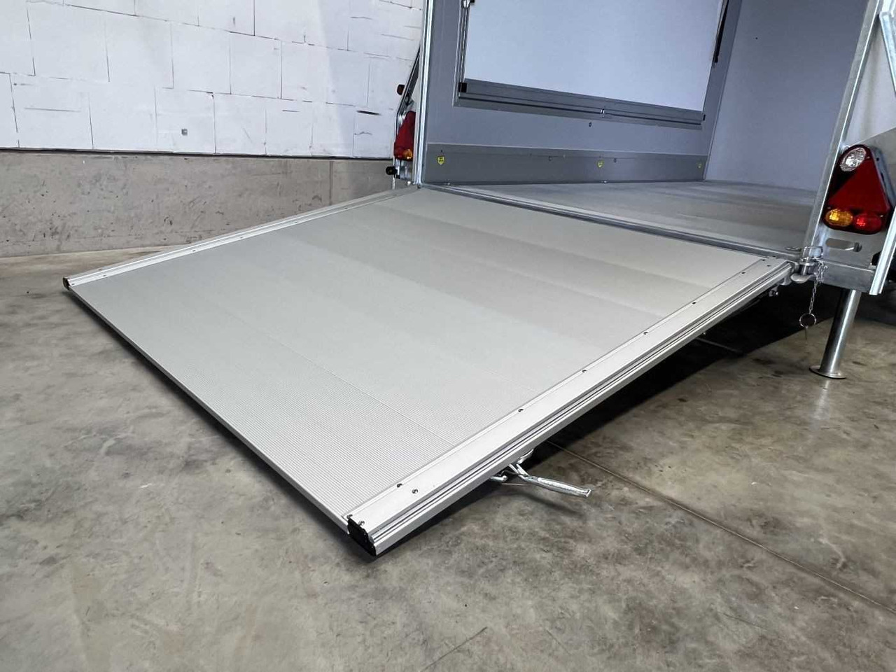 Ny MC-trailer CHEVAL LIBERTE DEBON C400 Roadster Verkl Tür Kofferanhänger: billede 17