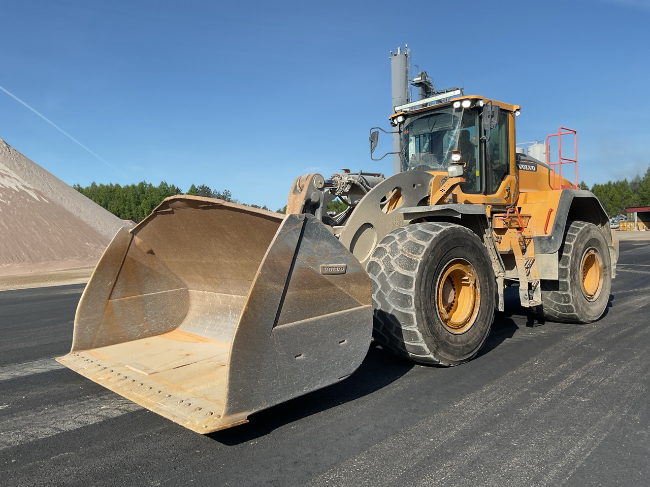 Volvo L260H - Gummihjulslæsser: billede 1 Volvo L260H - Gummihjulslæsser: billede 1