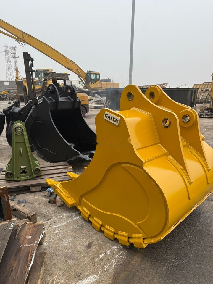Komatsu PC300 Reinforced General Purpose Bucket - Skovl til gravemaskine: billede 4 Komatsu PC300 Reinforced General Purpose Bucket - Skovl til gravemaskine: billede 4
